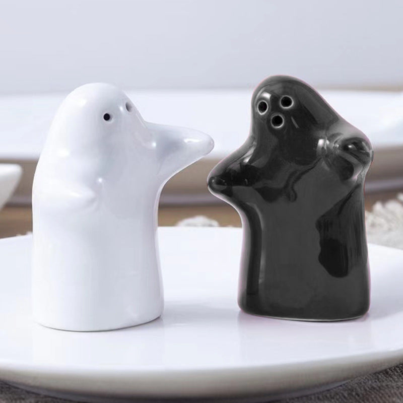 Salt and Pepper Hug Shaker