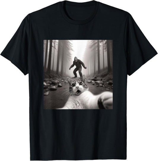 Funny Surprised Scared Cat Selfie Graphic T-Shirt