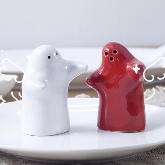 Salt and Pepper Hug Shaker