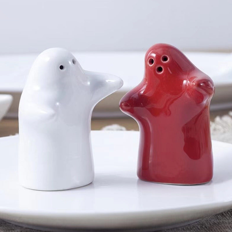 Salt and Pepper Hug Shaker